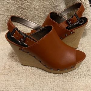 New size 9.5 Circus by Sam Edelman Clara wedges